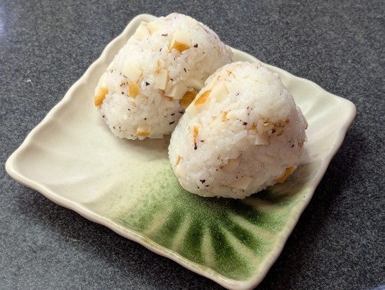家族で楽しむ！与作揚げの紫蘇おにぎり