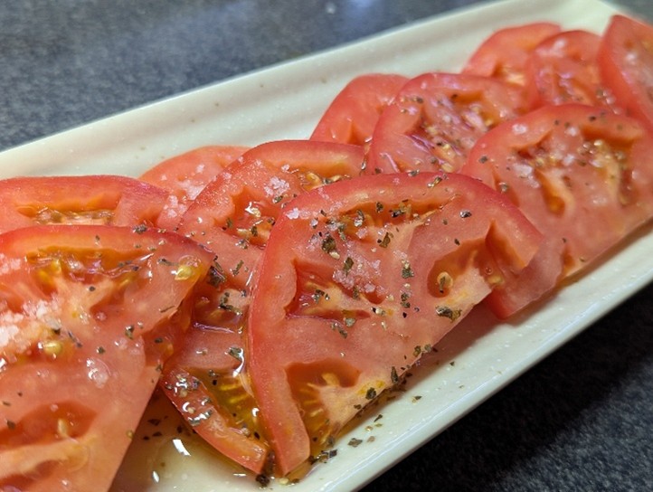 シンプルなトマトの塩アペタイザー