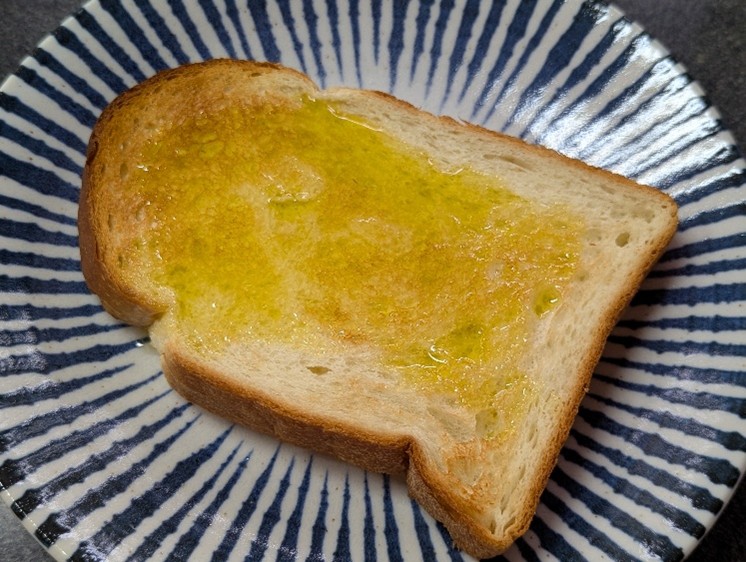 甘じょっぱさがたまらない！塩はちみつトースト