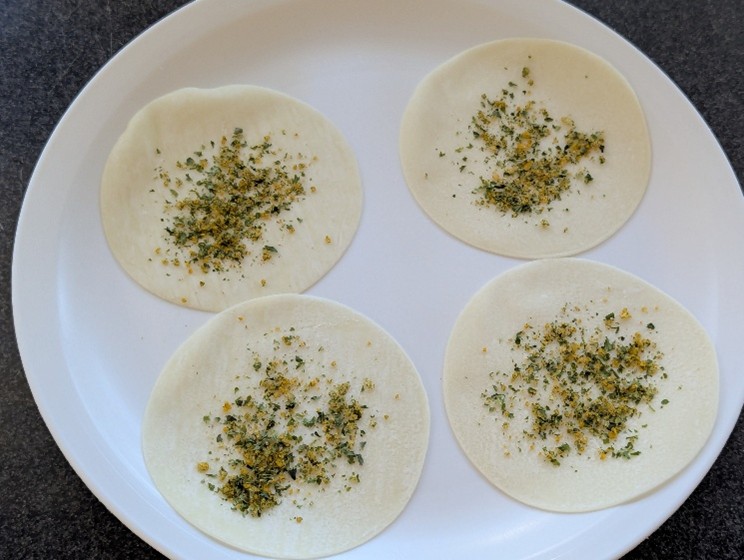 餃子の皮でパリパリスナックa