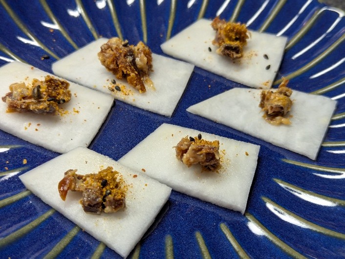 甘辛いかぶとこんかさば大吟醸酒粕漬の添え