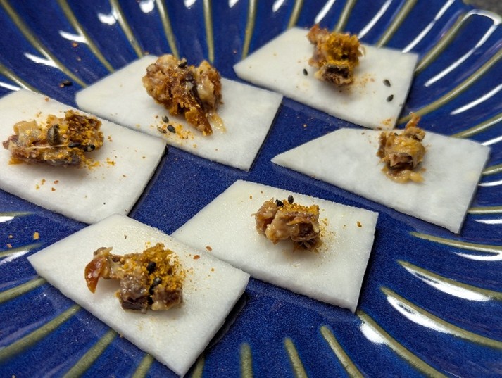 甘辛いかぶとこんかさば大吟醸酒粕漬の添え