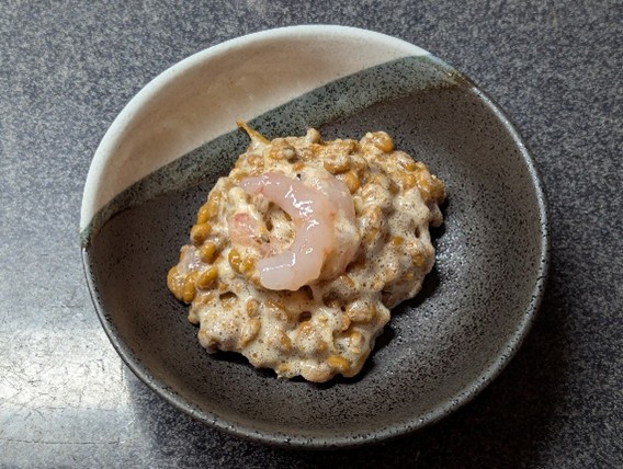 「甘えび塩辛」で作るおつまみ納豆