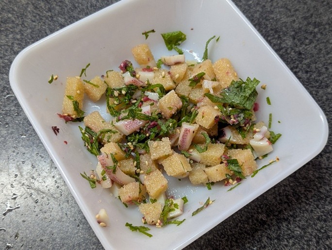 子持ちいかを細かく切る