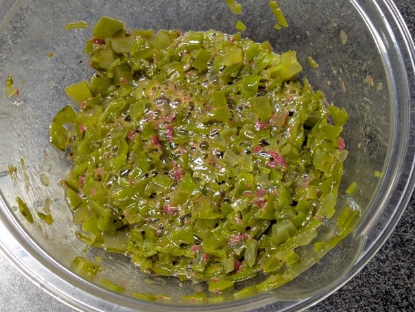 小鯛の笹漬をのせて完成