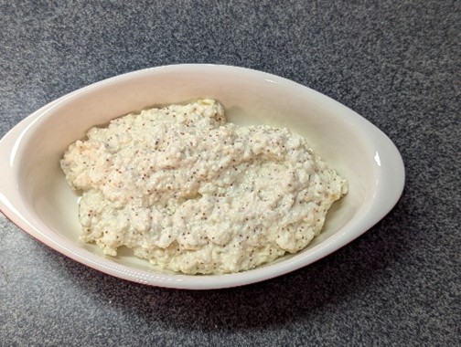 耐熱容器に入れてチーズをかける