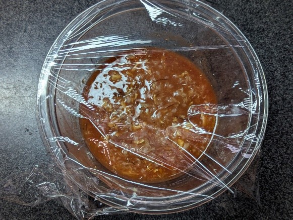 ラップをして電子レンジで加熱する