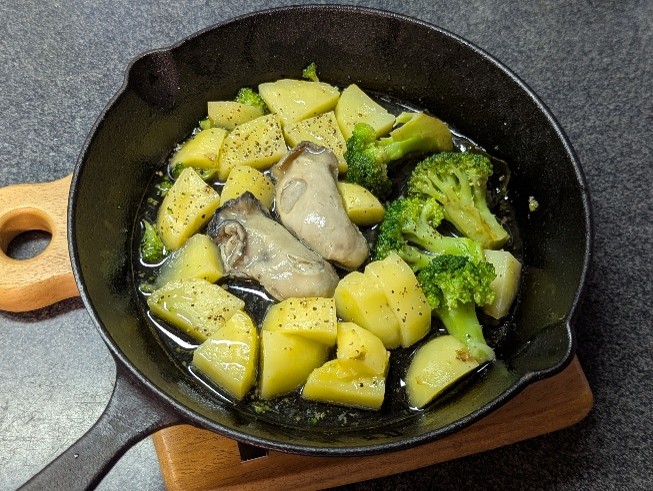 「牡蠣の米油漬け」と野菜のオイル煮
